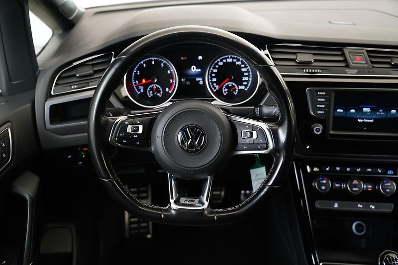 Volkswagen Touran - fotka 17 z 25