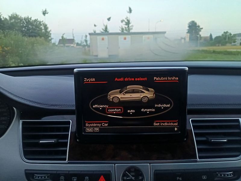 Audi A8 (2014) - fotka 46 z 59