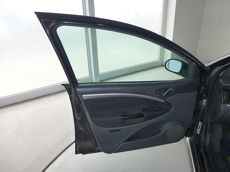 Citroën C5 (2008) 1,6HDI 80KW**DIGIKLIMA**ALU* - fotka 9 z 25