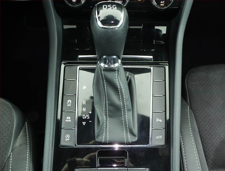 Škoda Superb (2018) Sportline 2.0 TSI - fotka 13 z 18