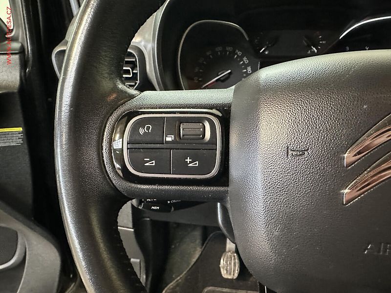 Citroën Berlingo (2020) 1.5HDi MAXi XL 7míst, SHINE - fotka 13 z 22