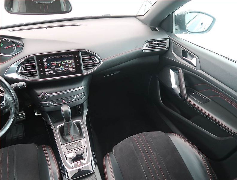 Peugeot 308 (2016) GT Line 2.0 BlueHDi GT - fotka 8 z 19