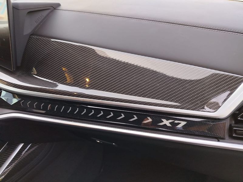 BMW X7 xDrive40d - fotka 22 z 38