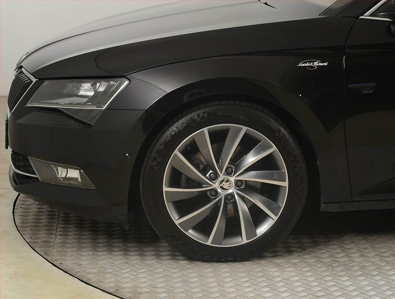 Škoda Superb (2017) Laurin&Klement 2.0 TDI 4x4 - fotka 15 z 30