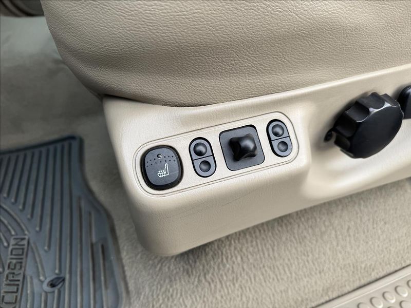 Ford Excursion 6,0 V8 4X4 KŮŽE TAŽNÉ NOVÁ STK - fotka 23 z 39