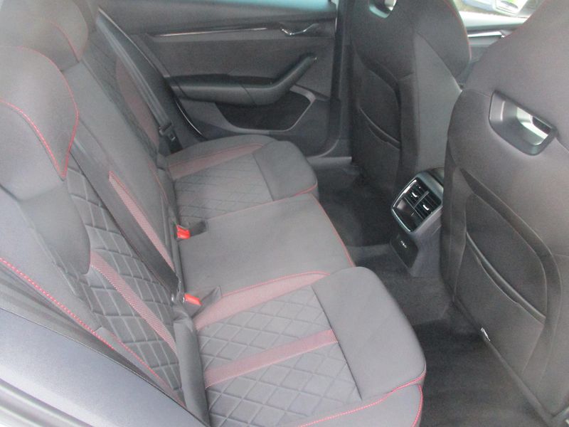 Škoda Octavia (2022) combi IV 2,0 RS - fotka 9 z 11