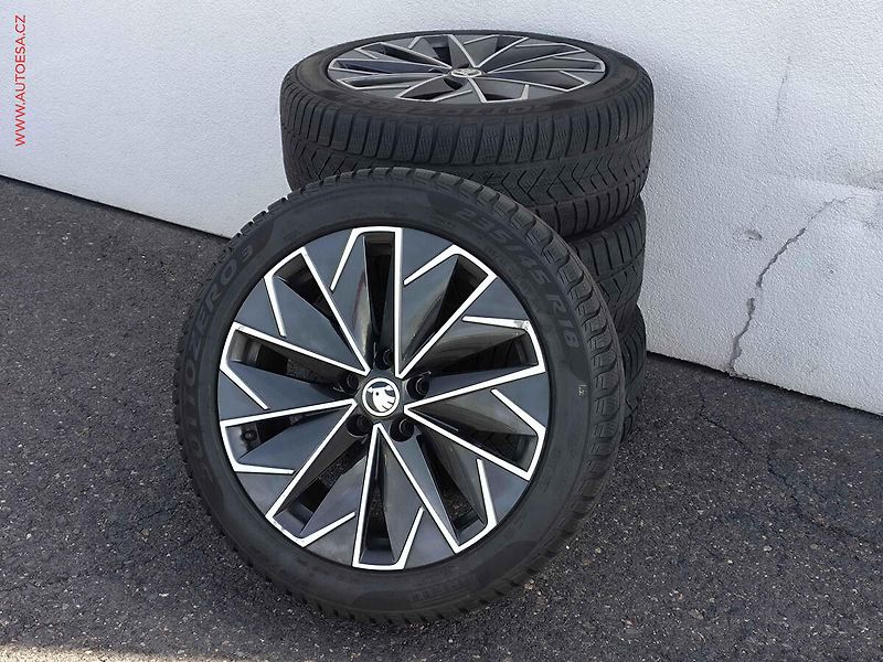 Škoda Superb (2021) 2.0TDI 4x4, 2.maj,ČR, DSG - fotka 34 z 36