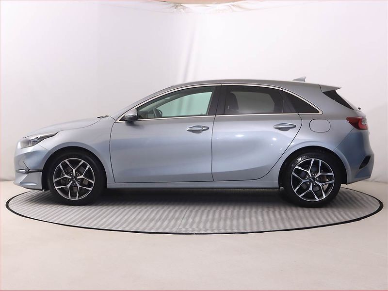 Kia Ceed (2023) 1.5 T-GDI, Serv.kniha, Navi - fotka 3 z 22