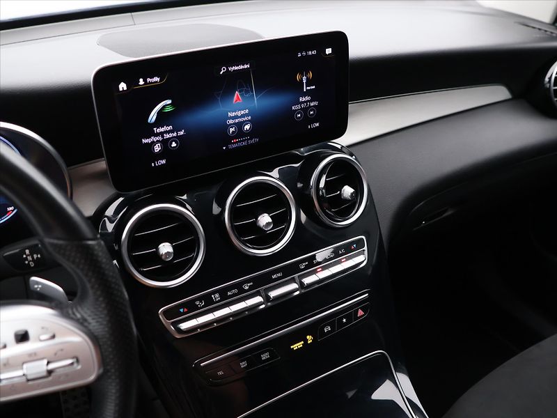 Mercedes-Benz GLC 2,0 220d 143kW 4X4 LED - fotka 24 z 37