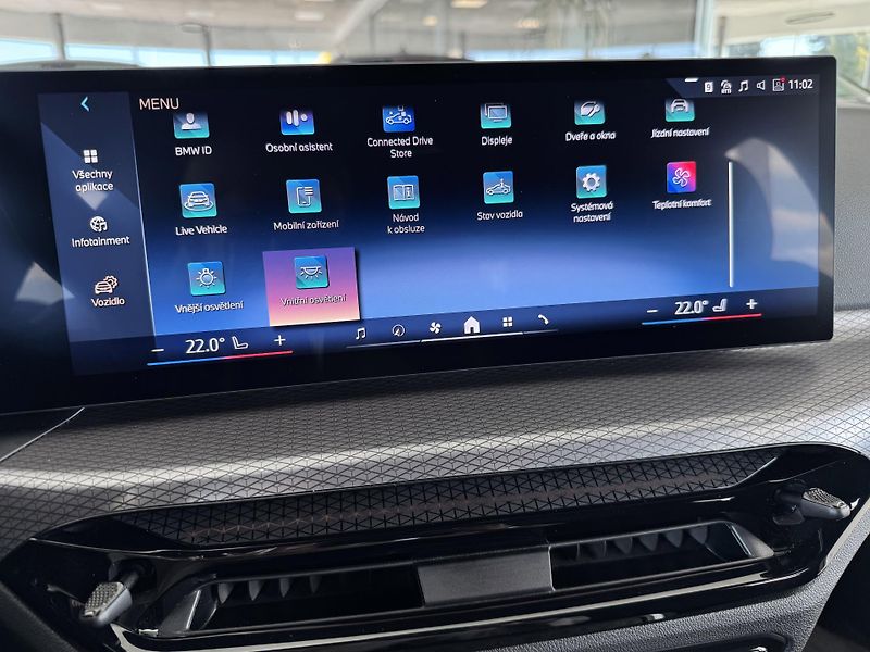 BMW Řada 3 330i xDrive*M-SPORT*Distronic - fotka 23 z 41