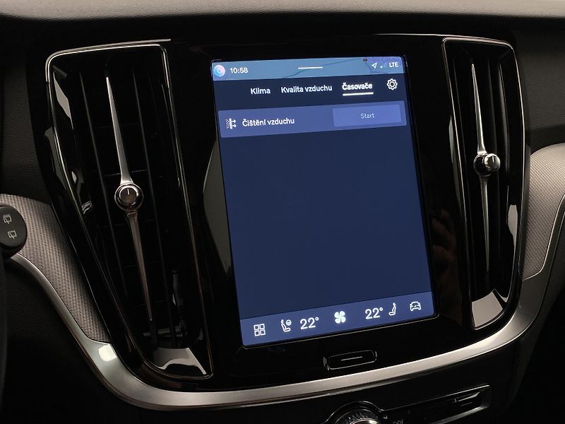 Volvo V60 B4 DARK PLUS AUT CZ - fotka 39 z 50