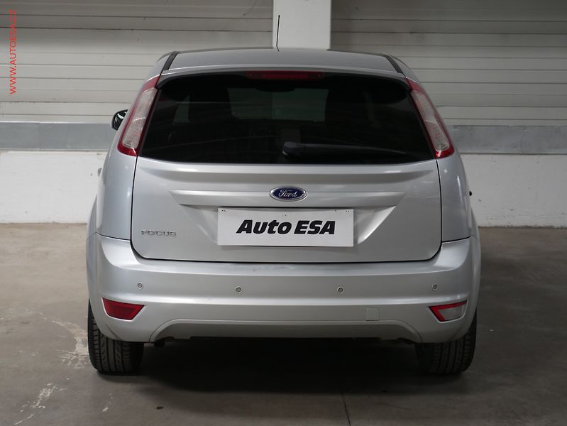 Ford Focus (2009) 1.6i, AC, park.čidla - fotka 5 z 17