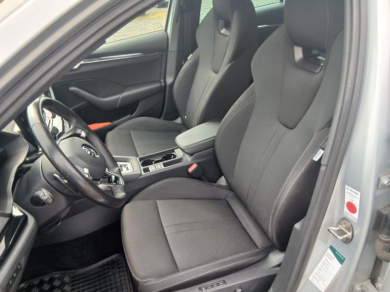 Škoda Octavia 2.0 TDI,STYLE INDIVIDUAL - fotka 24 z 58