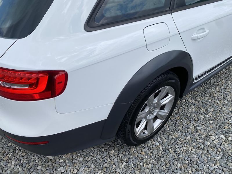 Audi A4 Allroad 2.0TDi 190PS 4x4 AUT SERVIS 1A - fotka 48 z 151