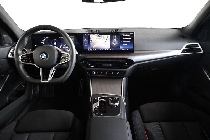 BMW Řada 3 330i xDrive Touring - fotka 5 z 25
