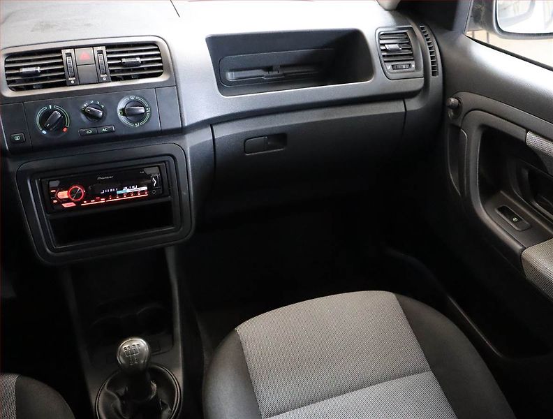 Škoda Roomster (2011) 1.4 16V, Serv.kniha - fotka 8 z 18