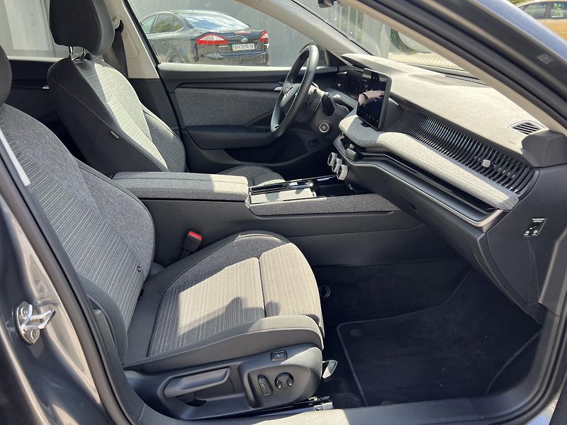 Škoda Superb 2.0 TDi Selection ČR - fotka 12 z 20