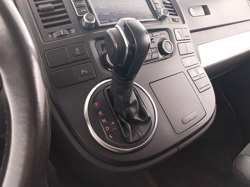 Volkswagen Multivan (2014) Highline 2.0 TDI 4Motion, ČR - fotka 13 z 22