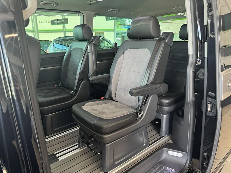 Volkswagen Multivan 2,0TDI DSG 4Motion Highline - fotka 17 z 37