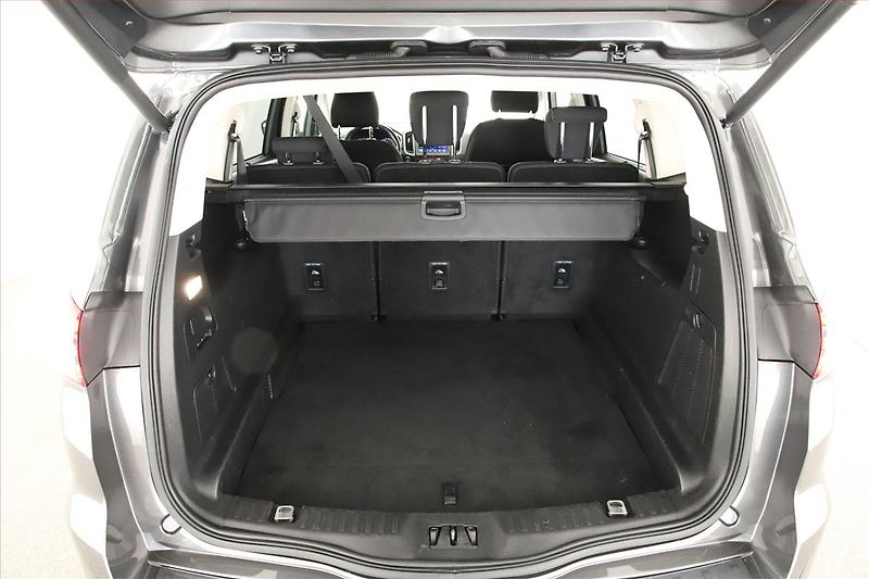 Ford S-MAX (2022) Titanium Hybrid - fotka 11 z 16