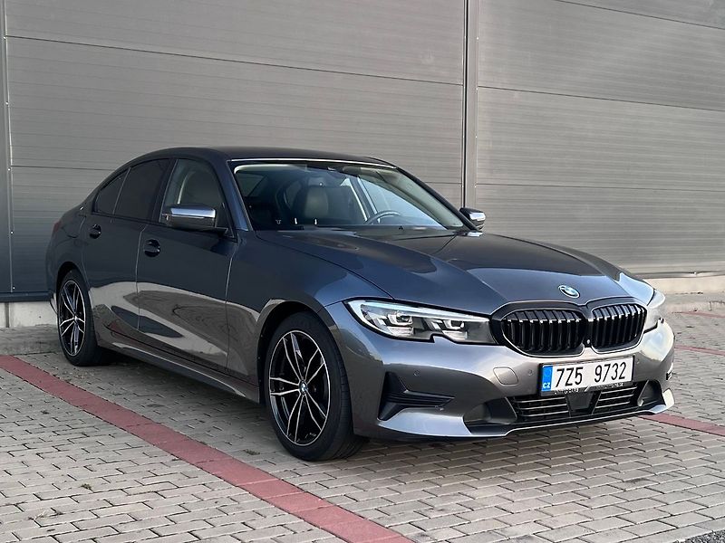 BMW Řada 3 318d-SPORT-LINE 360 KAMERA - fotka 3 z 48