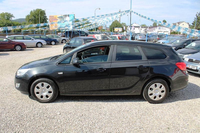 Opel Astra (2011) 1,4i KLIMA TEMPOMAT EL.OKNA - fotka 4 z 16