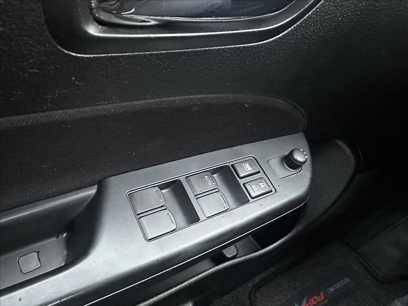 Suzuki Swift 1,2 4x4 1.majitel - fotka 18 z 26