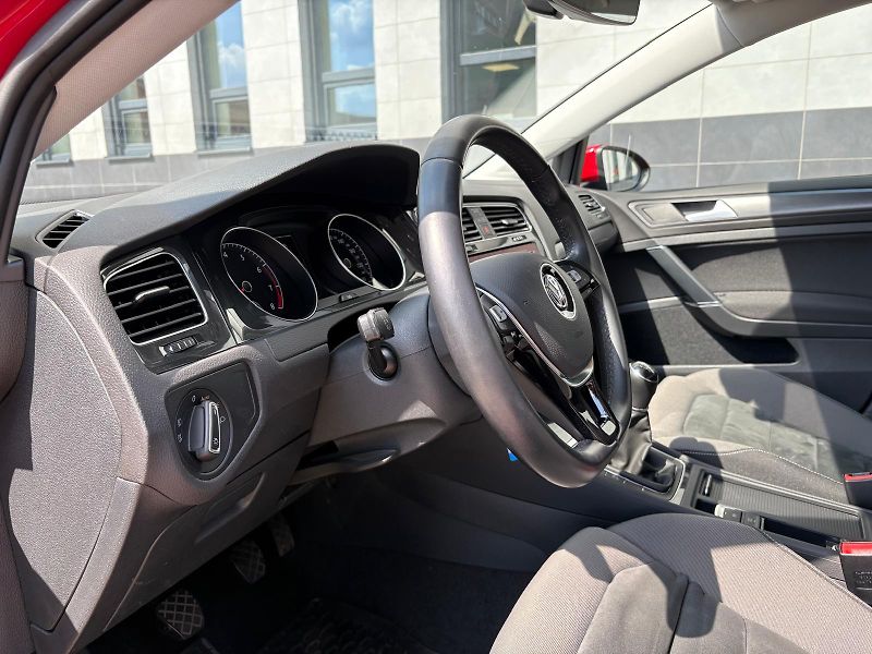 Volkswagen Golf 1.5TSI 110 kW, ČR, 1. MAJ, DPH - fotka 18 z 34