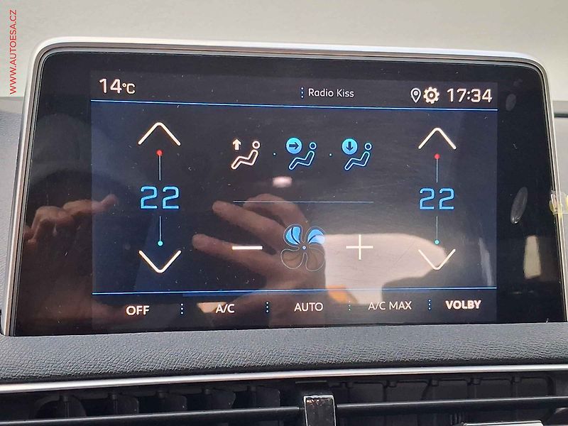 Peugeot 3008 (2020) 1.5HDi, AC, tempo, kamera - fotka 16 z 20