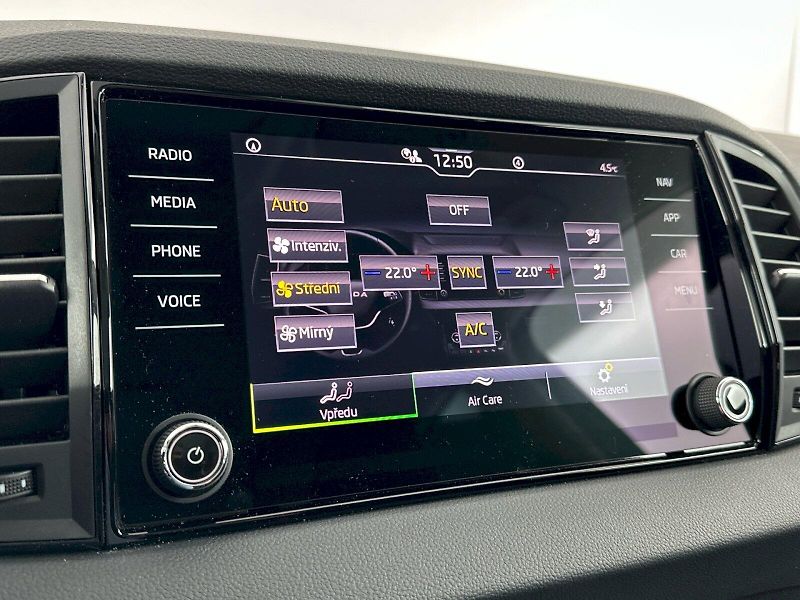 Škoda Karoq (2024) 2.0TDI 85kW Selection - fotka 16 z 26