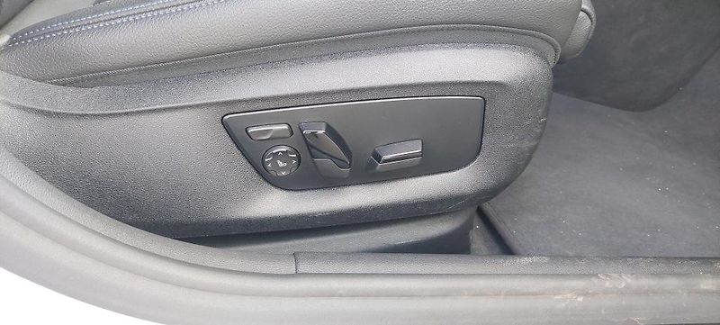 BMW Řada 5 (2021) 530d 3.0 xDrive AT Touring - fotka 8 z 14