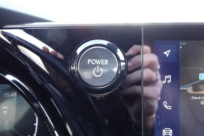 Lexus RX RX450+ PHEV Plug-in hybrid Exe - fotka 28 z 36