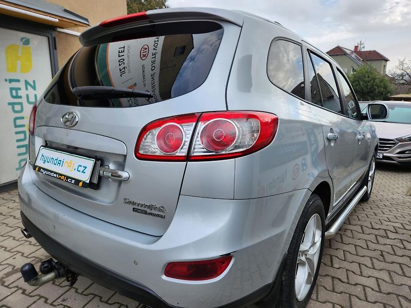 Hyundai Santa Fe (2010) 2.2-145kw-facelift-4x4-tažné - fotka 10 z 23