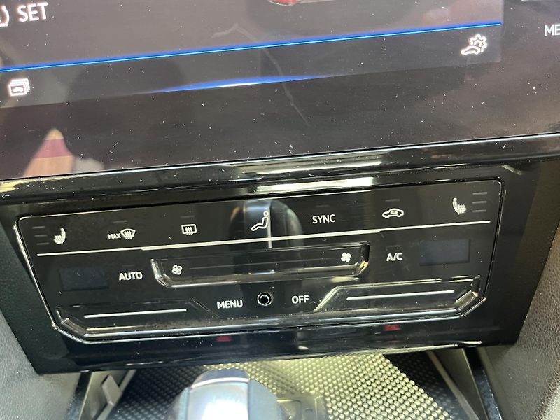 Volkswagen Passat (2021) VARIANT 4MOTION 2,0TDi 140kW - fotka 15 z 25