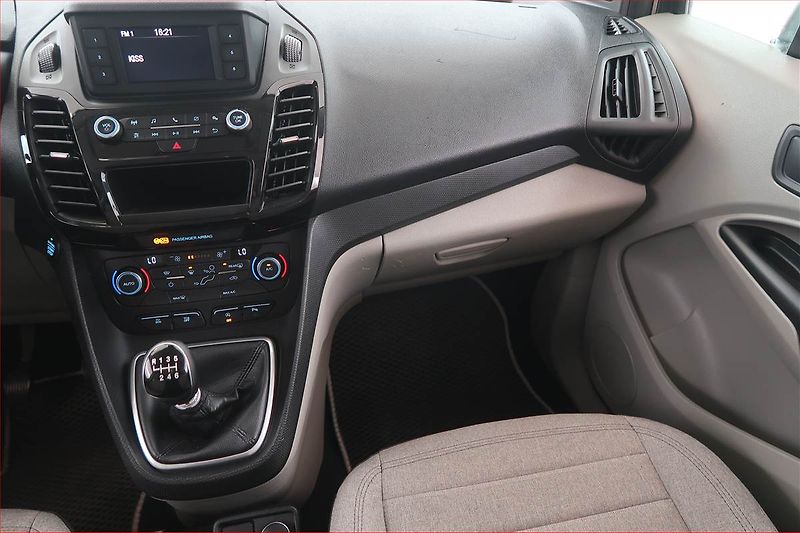Ford Tourneo Connect (2018) Titanium 1.5 EcoBlue, 7Míst - fotka 8 z 21