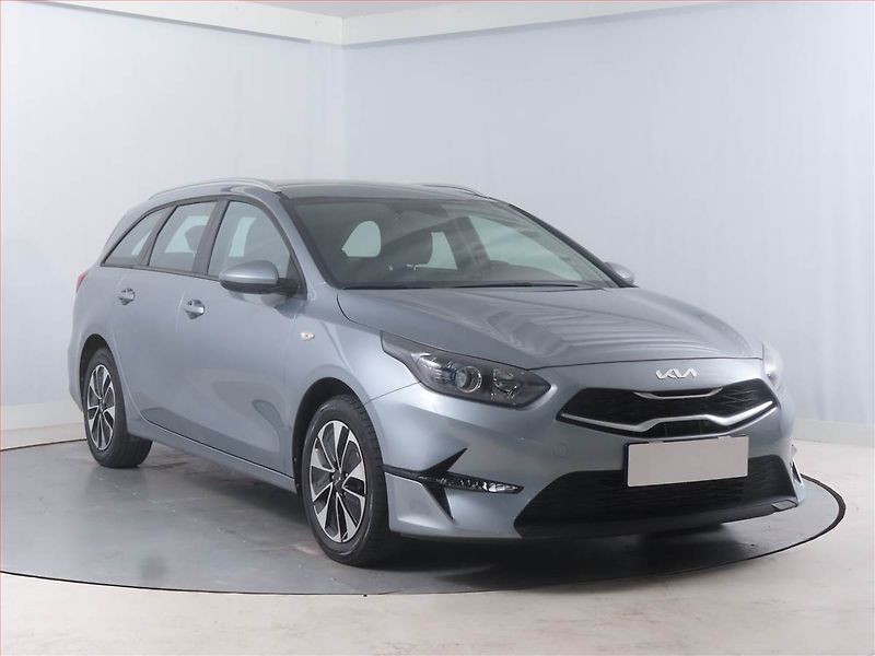 Kia Ceed (2024) 1.5 T-GDI - fotka 1 z 18
