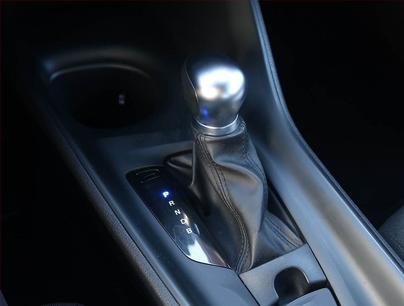 Toyota C-HR (2022) Business 1.8 Hybrid, digi klim - fotka 13 z 22
