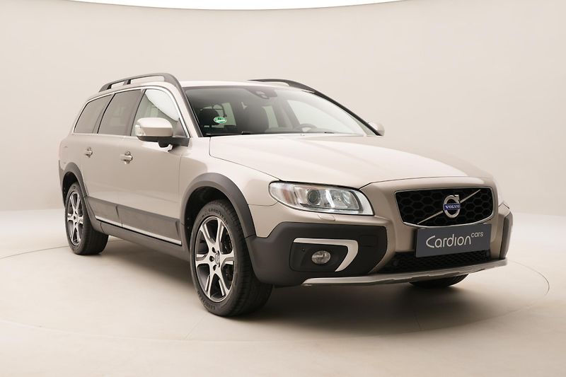 Volvo XC70 D3 AWD SUMMUM AUT - fotka 14 z 45