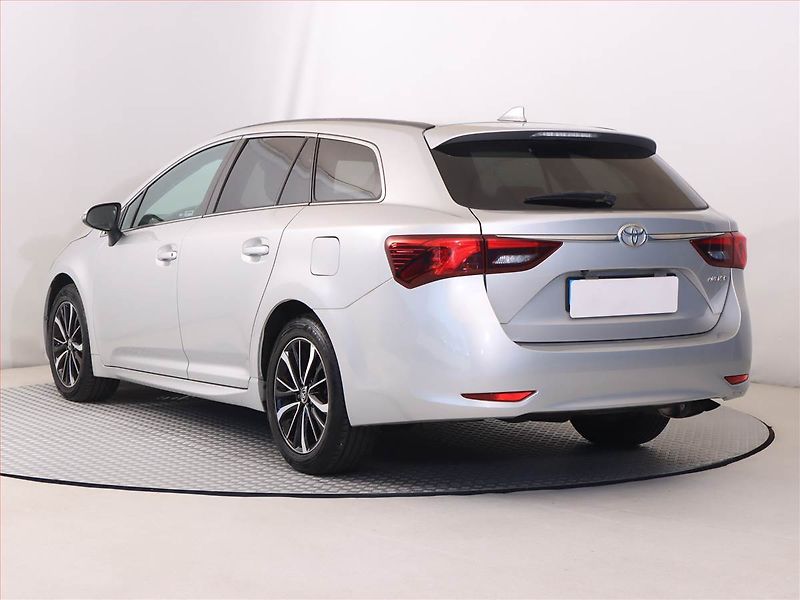 Toyota Avensis (2018) 1.8 Valvematic, Automat - fotka 4 z 20