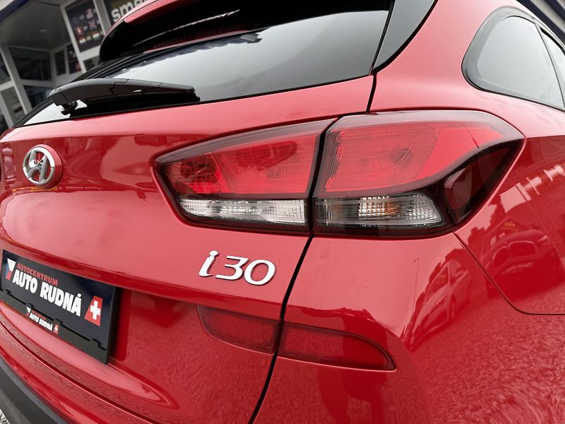 Hyundai i30 1,4 T-GDI DCT Style Automat ČR - fotka 9 z 42