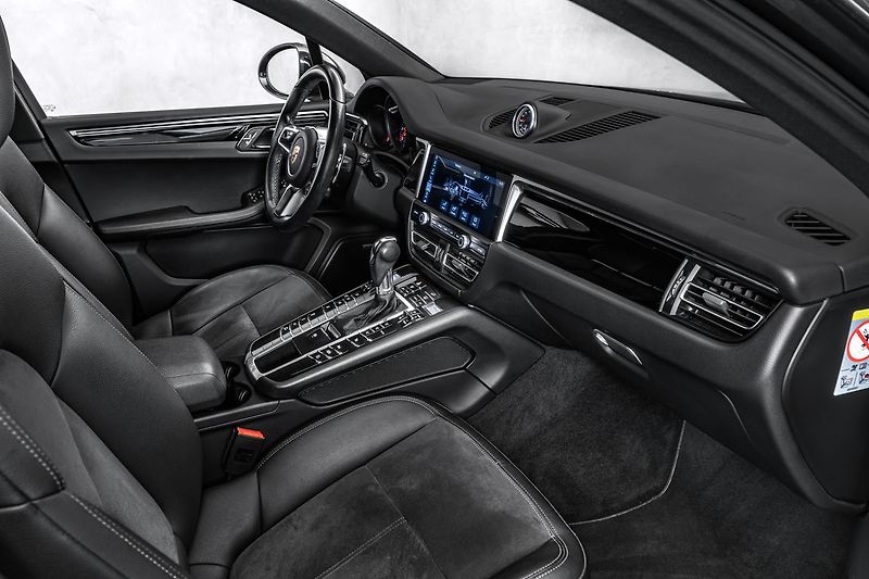 Porsche Macan S Sport Chrono Vzduch - fotka 13 z 23