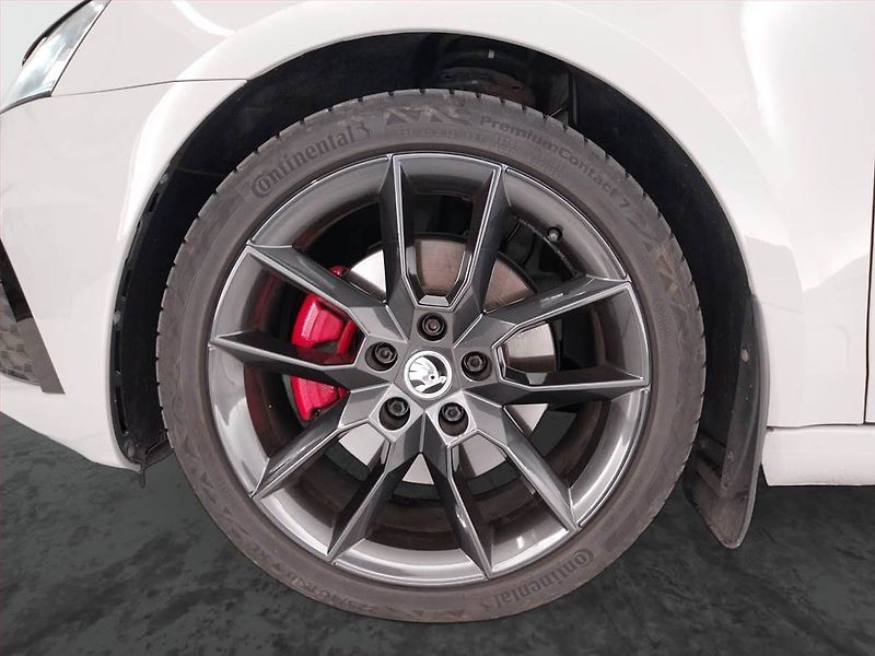 Škoda Octavia (2019) 2.0 TDI, 4X4, Automat - fotka 15 z 24