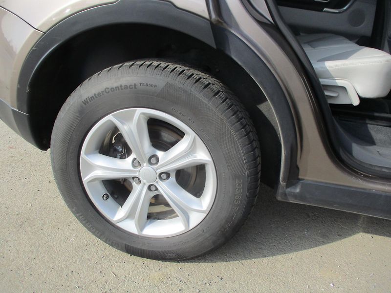 Land Rover Discovery Sport 2.0 TD4 110kW 4x4 koupeno CZ - fotka 25 z 42