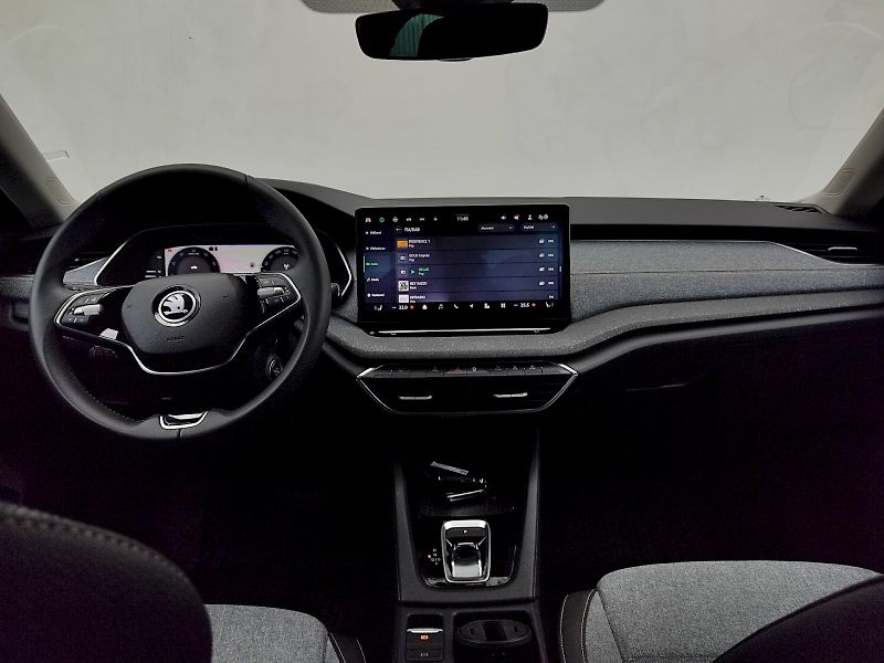 Škoda Octavia (2024) Top Selection 1,5 Tsi 110 Kw D - fotka 5 z 37