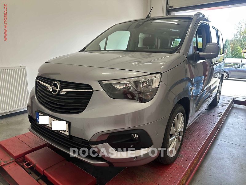 Opel Combo (2021) 1.5CDTi, 2.maj,ČR, Panorama - fotka 1 z 3