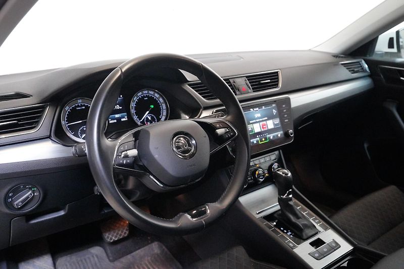 Škoda Superb - fotka 6 z 7