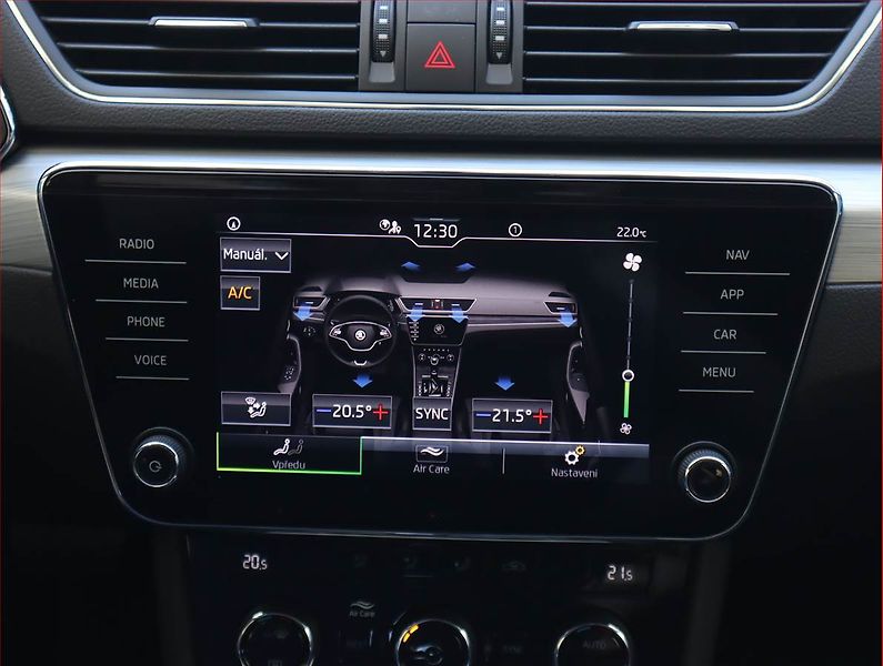 Škoda Superb (2023) Style 1.5 TSI - fotka 17 z 24