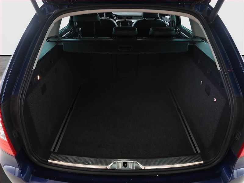 Škoda Superb (2013) Elegance 3.6 FSI V6, 4X4 - fotka 14 z 27