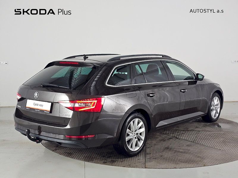 Škoda Superb (2016) 2.0TDi 110kW DSG AMBITION PLUS - fotka 2 z 26