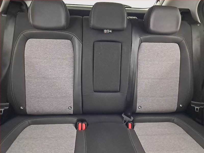Fiat Tipo (2022) Cross 1.0 FireFly, ČR,1.maj - fotka 10 z 17